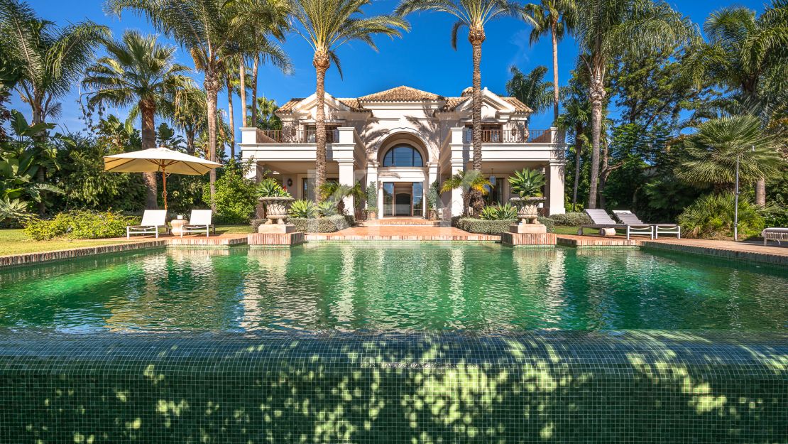 Вневременная элегантность: роскошный особняк на продажу в Гуадальмина Баха