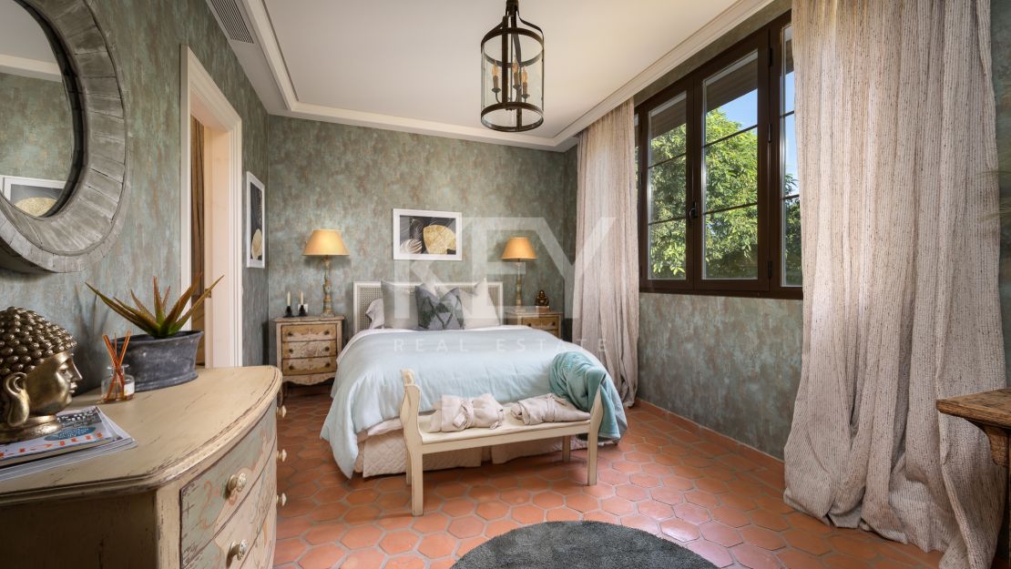 Вневременная элегантность: роскошный особняк на продажу в Гуадальмина Баха