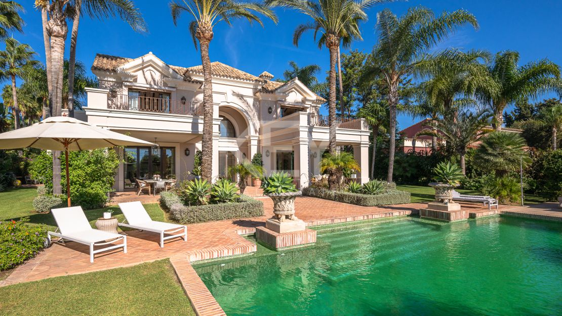 Вневременная элегантность: роскошный особняк на продажу в Гуадальмина Баха