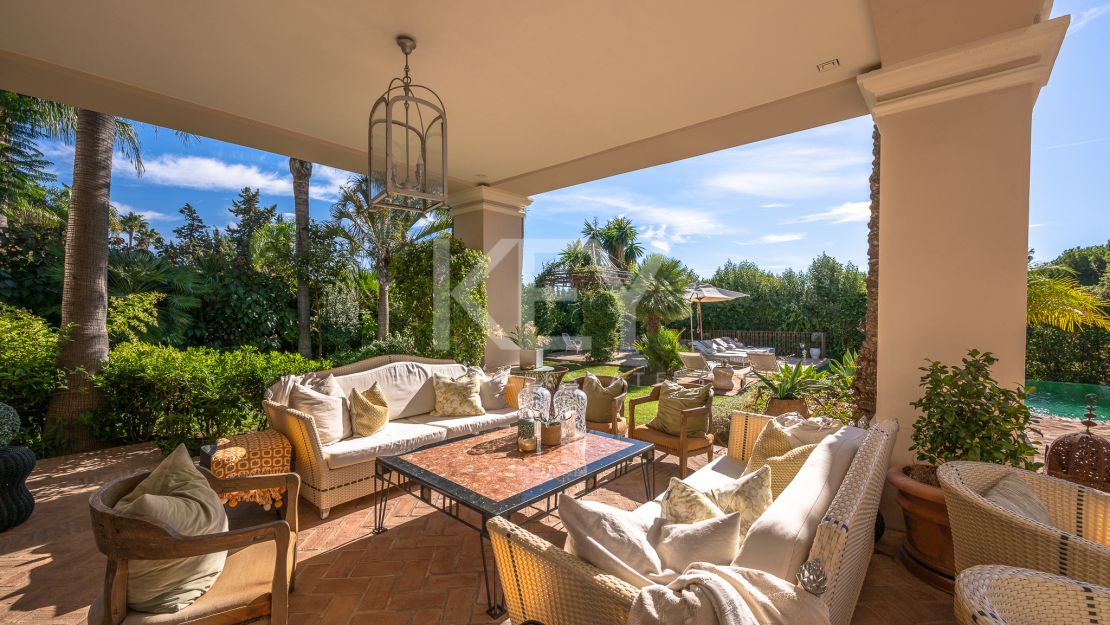 Вневременная элегантность: роскошный особняк на продажу в Гуадальмина Баха