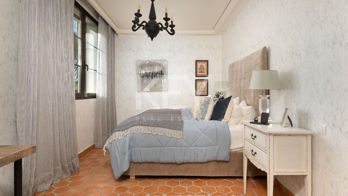 Вневременная элегантность: роскошный особняк на продажу в Гуадальмина Баха