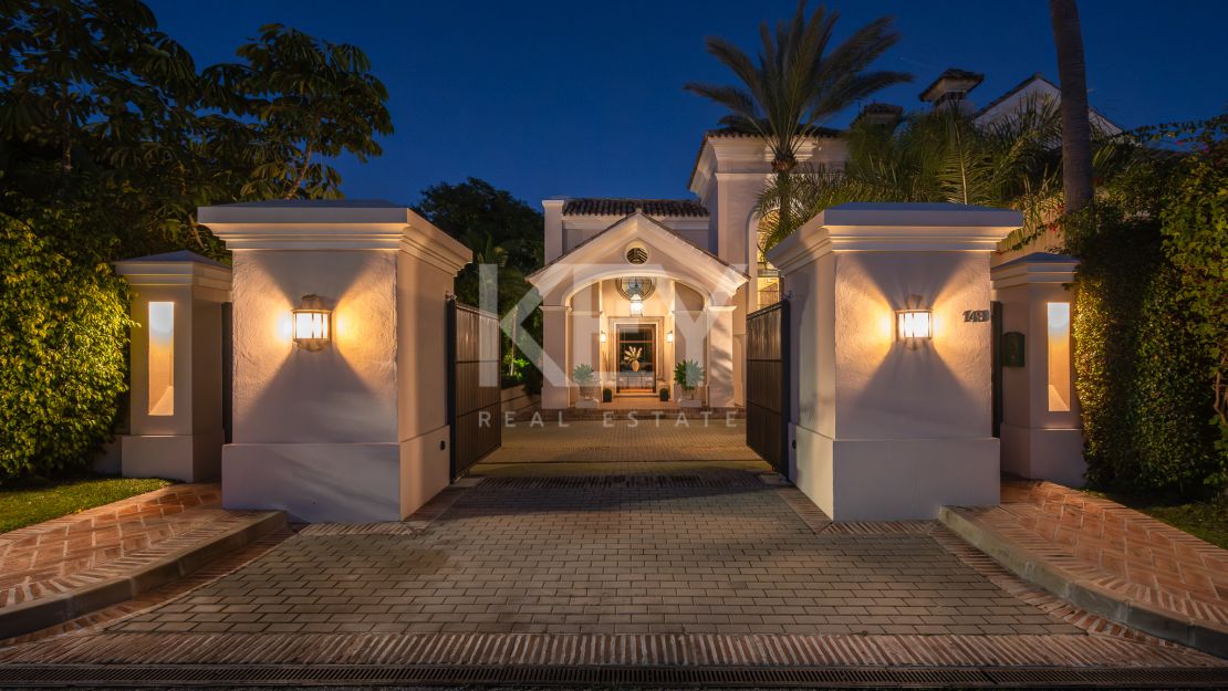 Вневременная элегантность: роскошный особняк на продажу в Гуадальмина Баха