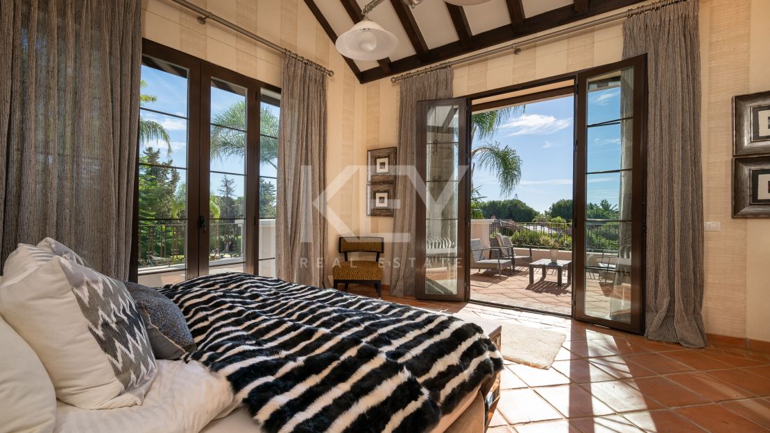 Вневременная элегантность: роскошный особняк на продажу в Гуадальмина Баха