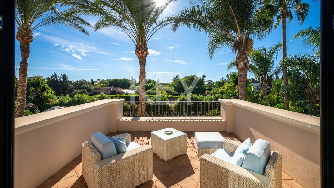 Вневременная элегантность: роскошный особняк на продажу в Гуадальмина Баха