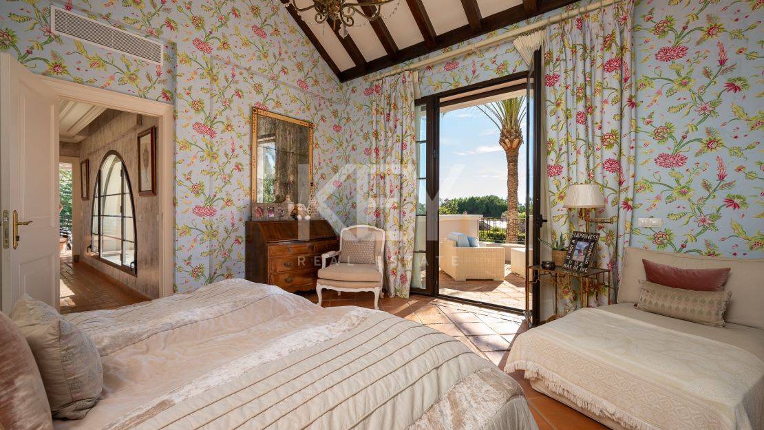 Вневременная элегантность: роскошный особняк на продажу в Гуадальмина Баха