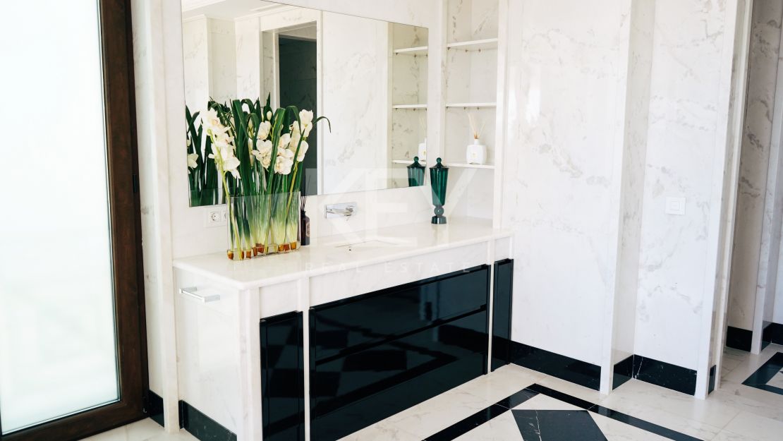 Величественная современная вилла с панорамными видами в Сьерра-Бланка, Золотая Миля Марбельи