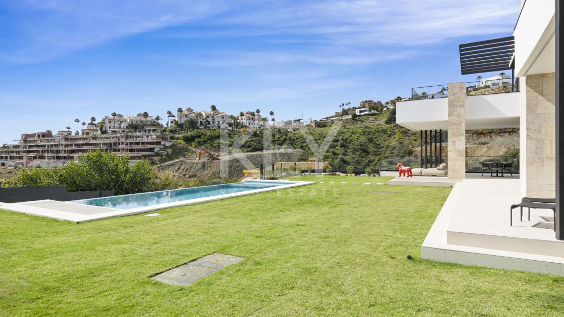 Villa contemporánea de nueva construcción – vida de lujo con vistas a la montaña en La Alquería, Benahavís