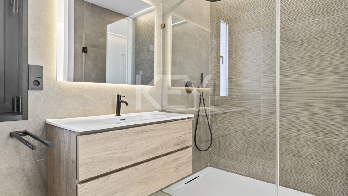 Villa contemporánea de nueva construcción – vida de lujo con vistas a la montaña en La Alquería, Benahavís