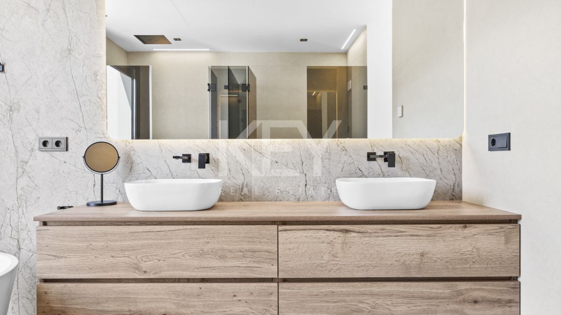 Villa contemporánea de nueva construcción – vida de lujo con vistas a la montaña en La Alquería, Benahavís