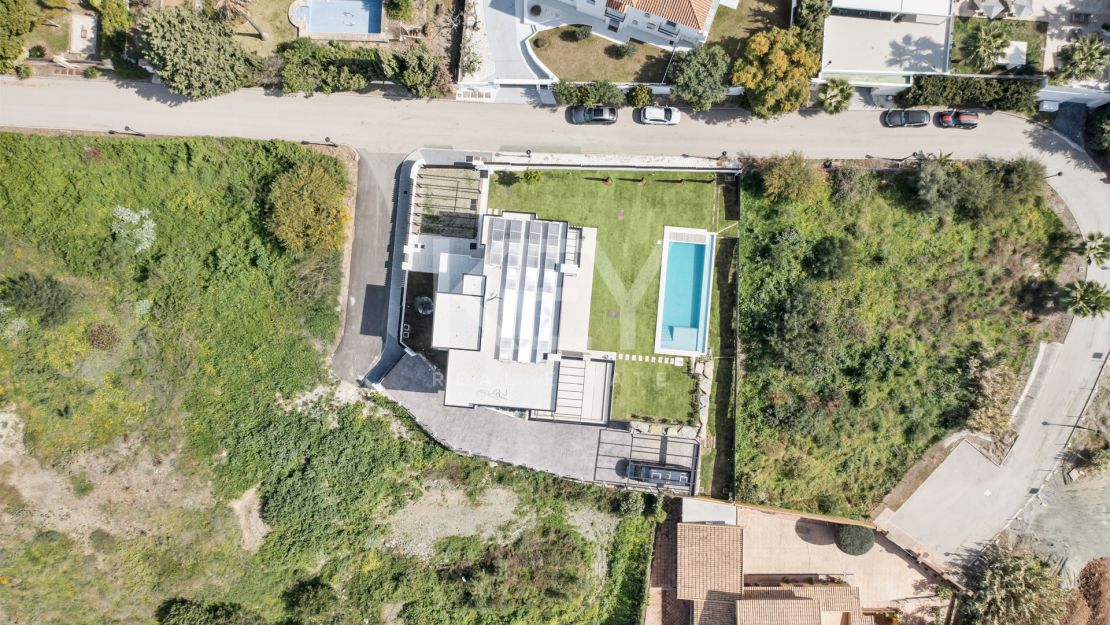 Villa contemporánea de nueva construcción – vida de lujo con vistas a la montaña en La Alquería, Benahavís