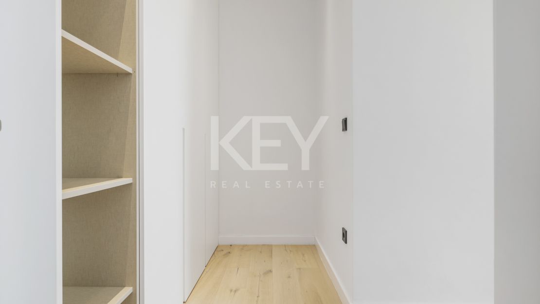 Villa contemporánea de nueva construcción – vida de lujo con vistas a la montaña en La Alquería, Benahavís