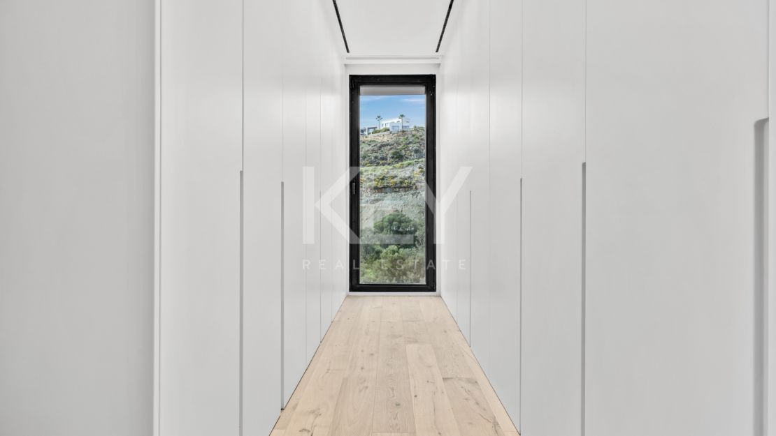 Villa contemporánea de nueva construcción – vida de lujo con vistas a la montaña en La Alquería, Benahavís