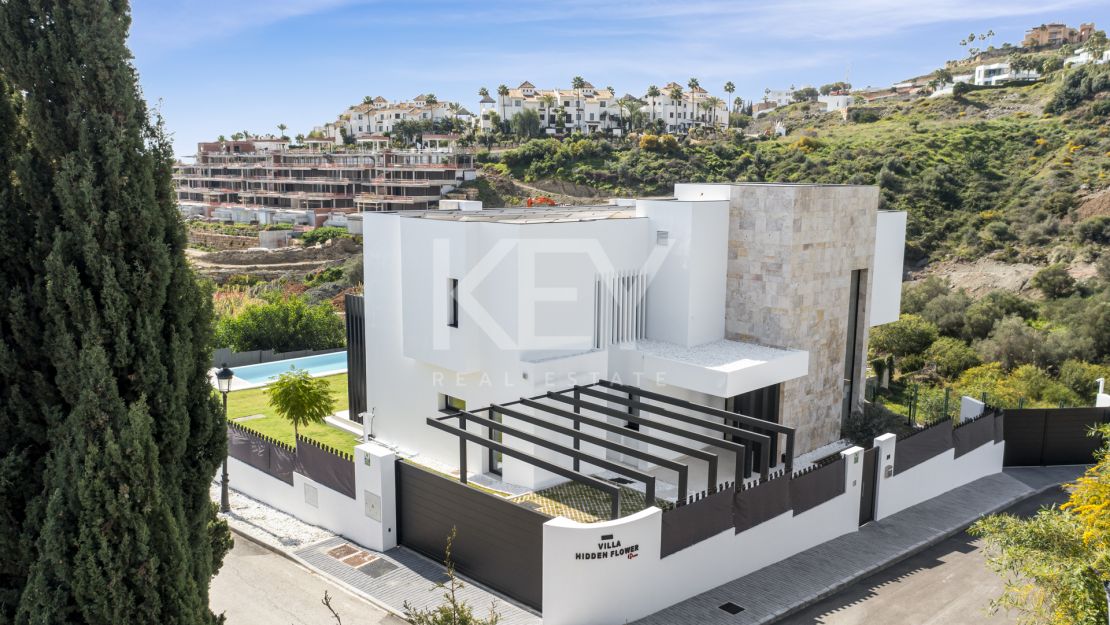 Villa contemporánea de nueva construcción – vida de lujo con vistas a la montaña en La Alquería, Benahavís