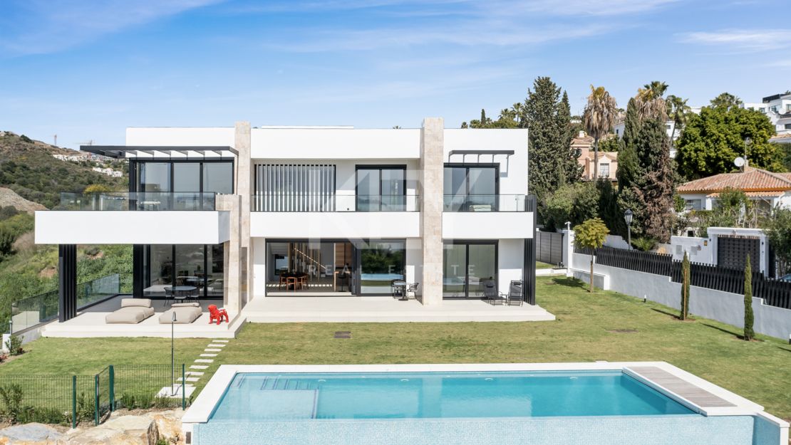 Villa contemporánea de nueva construcción – vida de lujo con vistas a la montaña en La Alquería, Benahavís