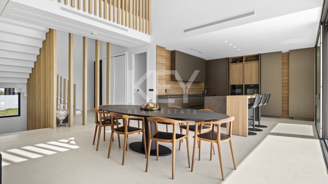 Villa contemporánea de nueva construcción – vida de lujo con vistas a la montaña en La Alquería, Benahavís