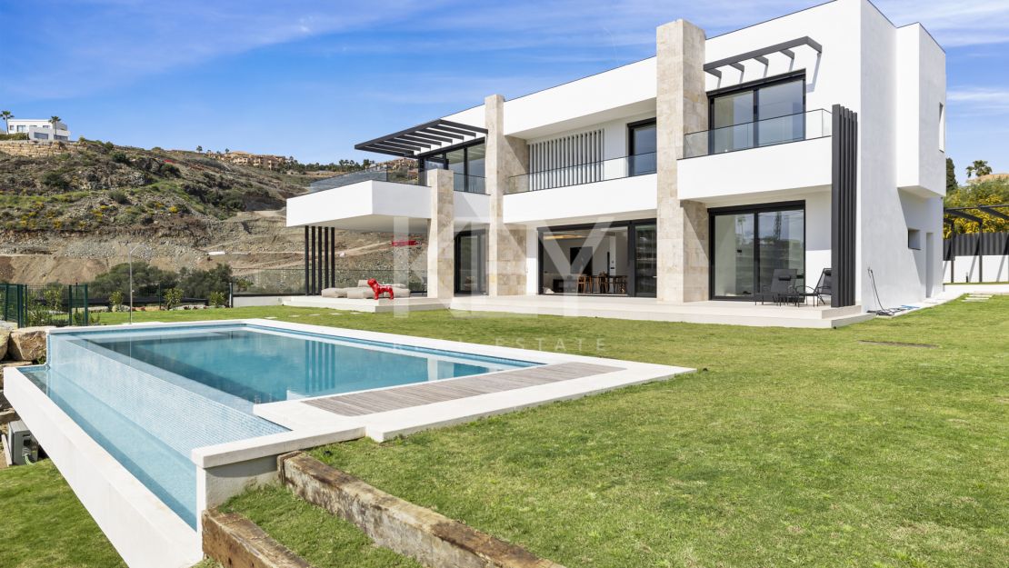 Villa contemporánea de nueva construcción – vida de lujo con vistas a la montaña en La Alquería, Benahavís