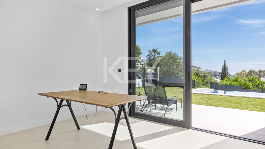 Villa contemporánea de nueva construcción – vida de lujo con vistas a la montaña en La Alquería, Benahavís