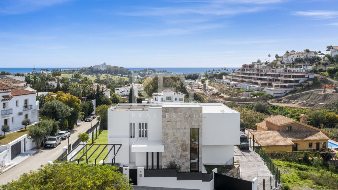 Villa contemporánea de nueva construcción – vida de lujo con vistas a la montaña en La Alquería, Benahavís