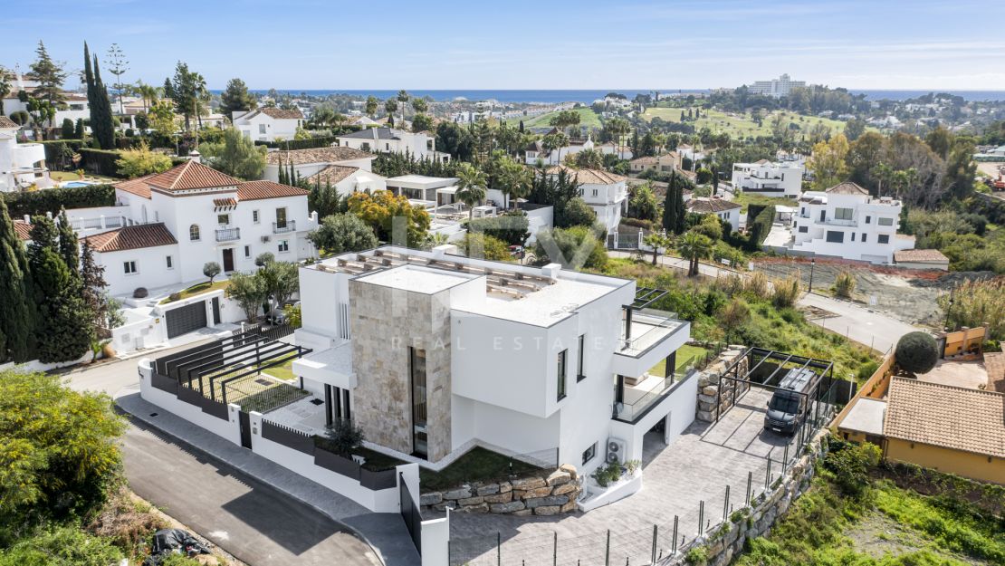 Villa contemporánea de nueva construcción – vida de lujo con vistas a la montaña en La Alquería, Benahavís