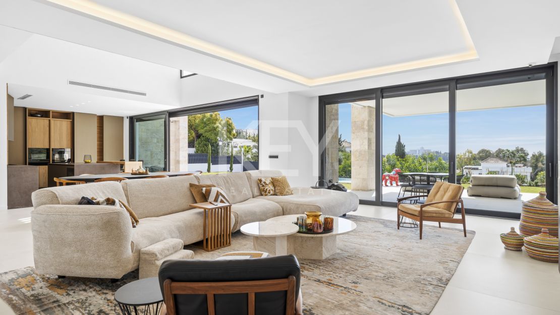 Villa contemporánea de nueva construcción – vida de lujo con vistas a la montaña en La Alquería, Benahavís