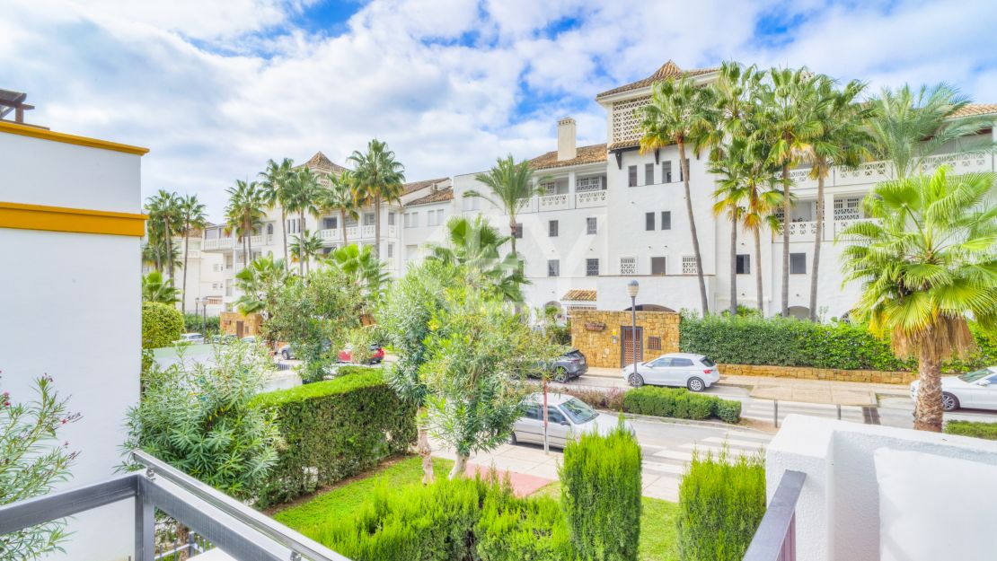 Изысканный прибрежный дом на Золотой Миле Марбельи