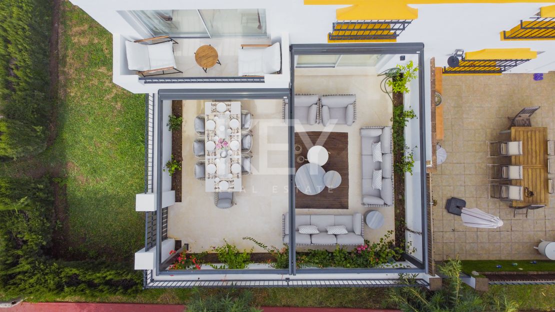 Изысканный прибрежный дом на Золотой Миле Марбельи