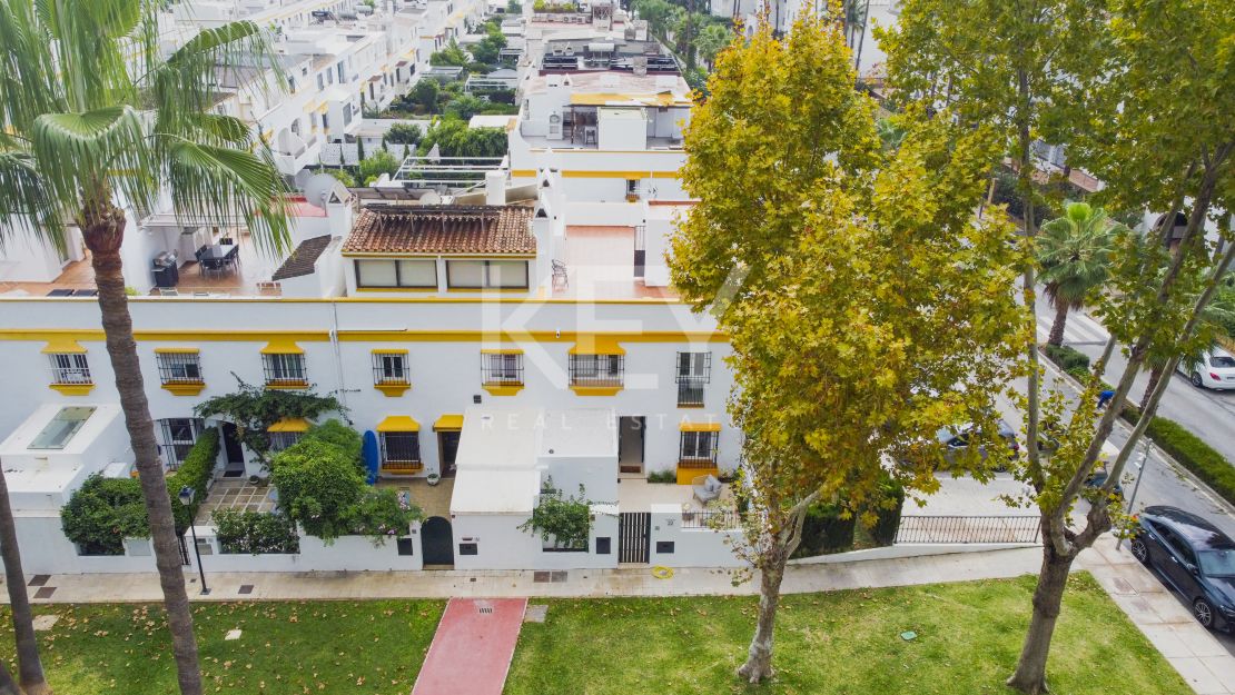 Изысканный прибрежный дом на Золотой Миле Марбельи