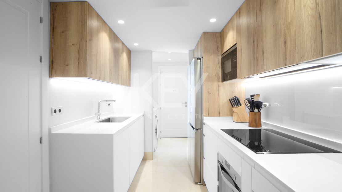 Изысканный прибрежный дом на Золотой Миле Марбельи