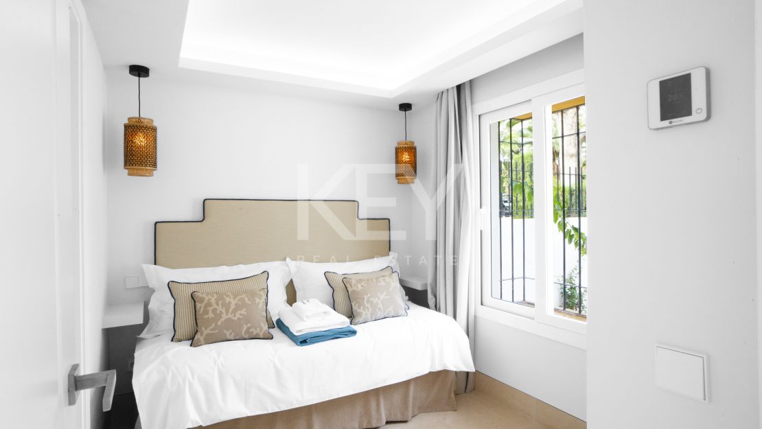 Изысканный прибрежный дом на Золотой Миле Марбельи