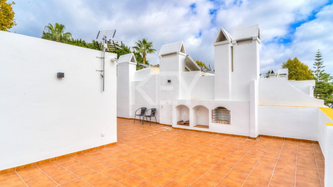 Изысканный прибрежный дом на Золотой Миле Марбельи