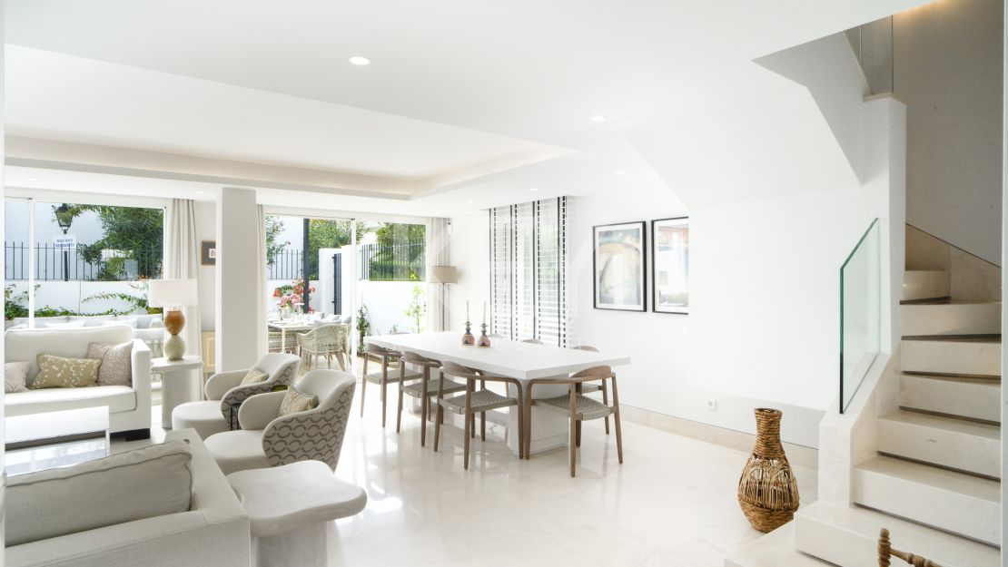 Изысканный прибрежный дом на Золотой Миле Марбельи