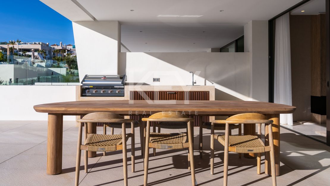 Luxurious ground-floor apartment in Epic Marbella by Fendi, Marbella Golden Mile