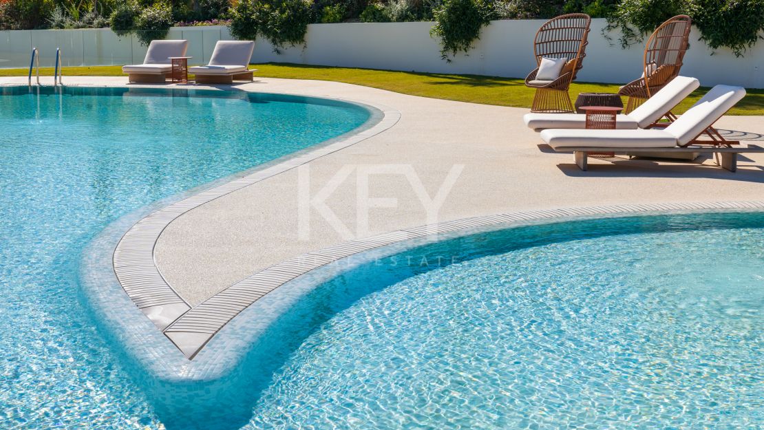 Luxurious ground-floor apartment in Epic Marbella by Fendi, Marbella Golden Mile