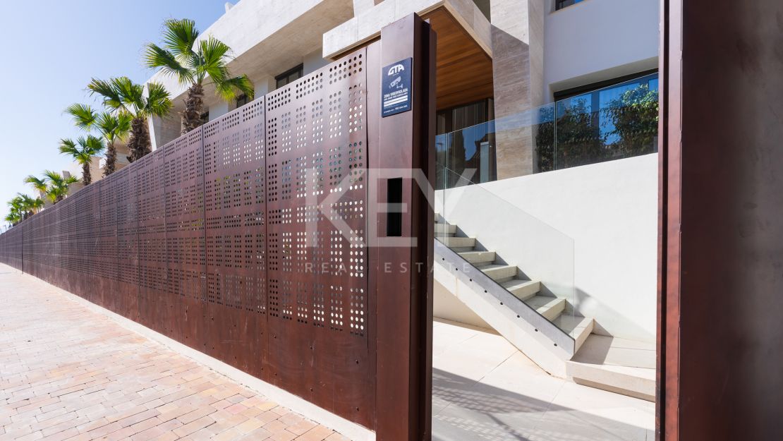 Luxurious ground-floor apartment in Epic Marbella by Fendi, Marbella Golden Mile