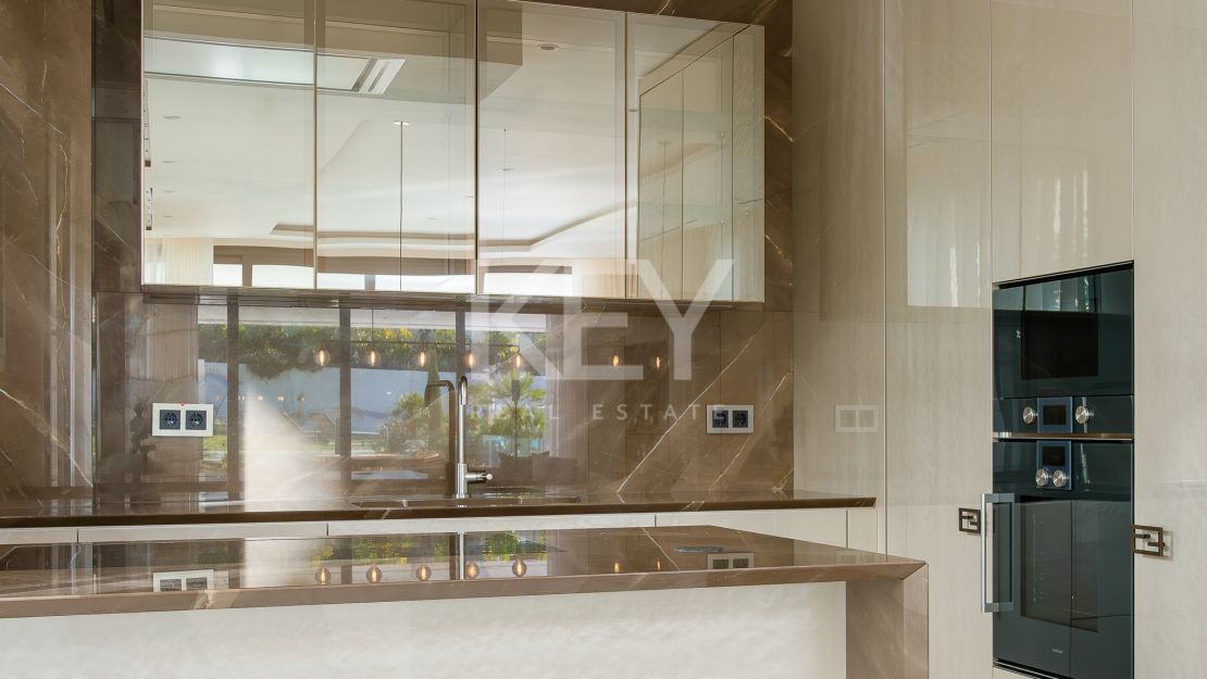 Luxurious ground-floor apartment in Epic Marbella by Fendi, Marbella Golden Mile