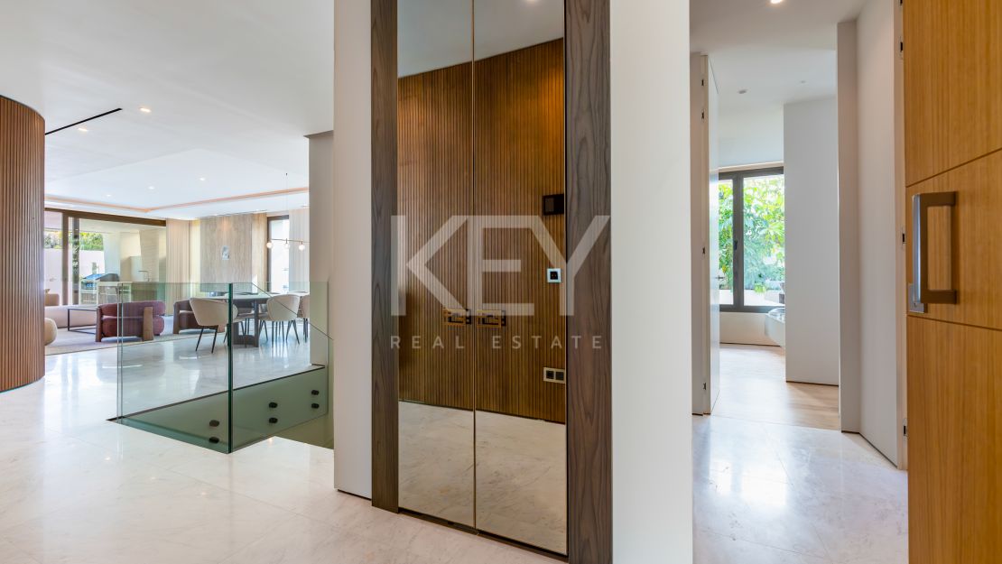 Luxurious ground-floor apartment in Epic Marbella by Fendi, Marbella Golden Mile