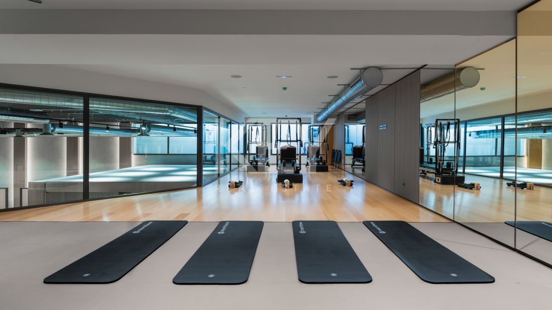 Luxurious ground-floor apartment in Epic Marbella by Fendi, Marbella Golden Mile