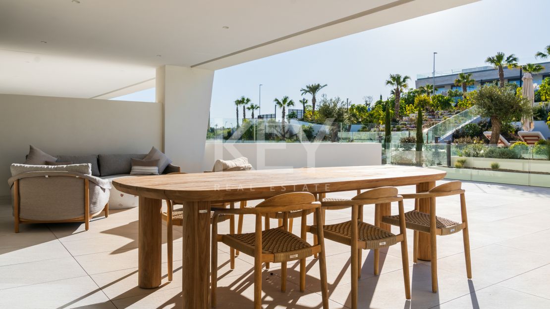 Luxurious ground-floor apartment in Epic Marbella by Fendi, Marbella Golden Mile