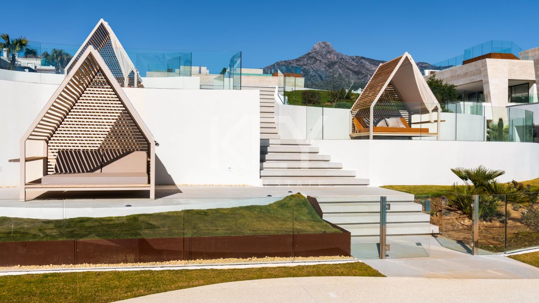 Luxurious ground-floor apartment in Epic Marbella by Fendi, Marbella Golden Mile