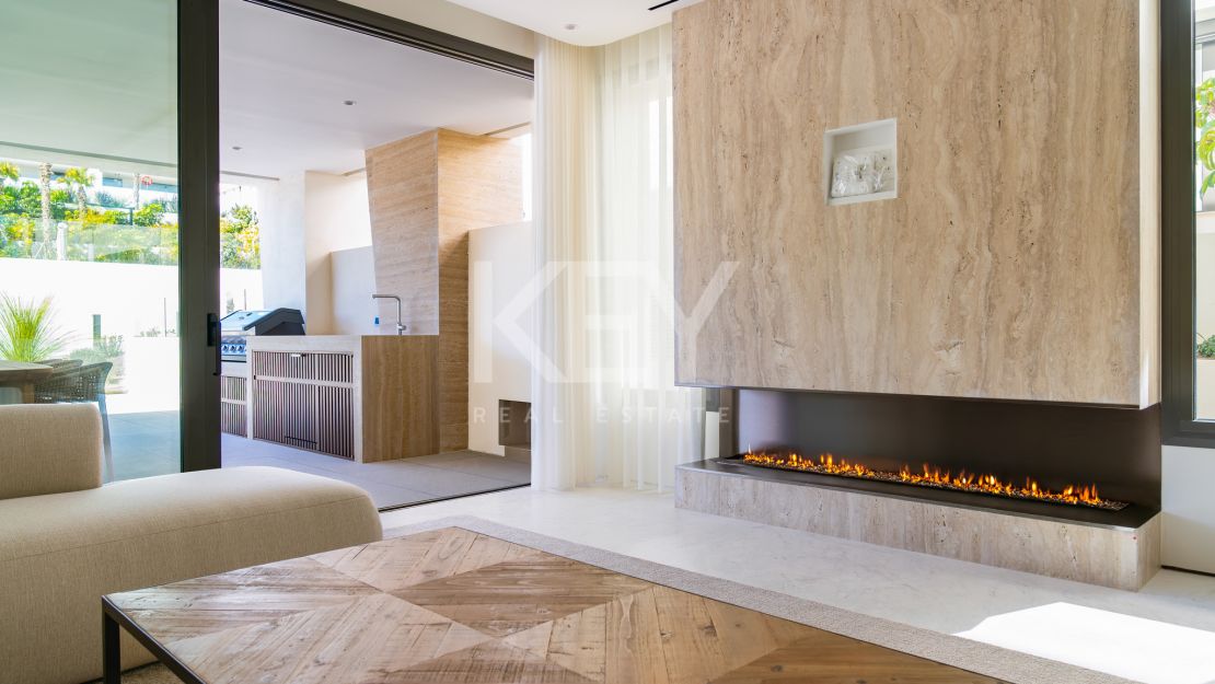 Luxurious ground-floor apartment in Epic Marbella by Fendi, Marbella Golden Mile
