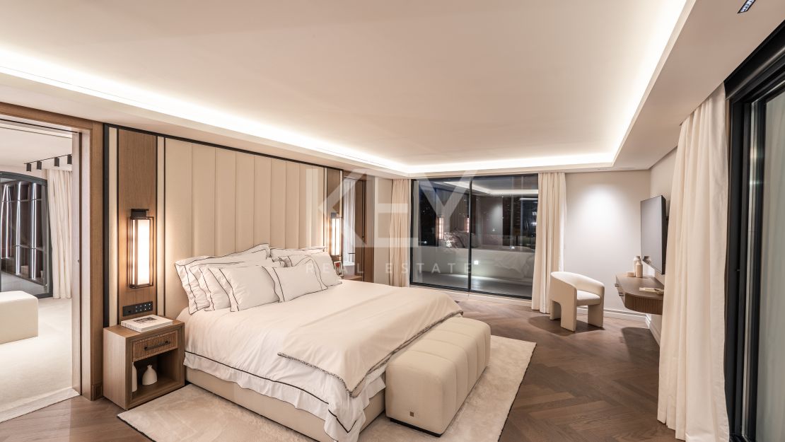 Роскошная вилла с современным изяществом и традиционным шармом в Лас-Брисас, Нуэва Андалусия