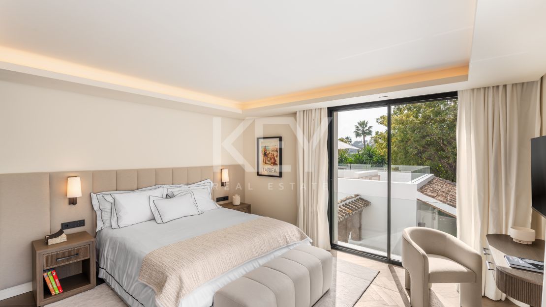 Роскошная вилла с современным изяществом и традиционным шармом в Лас-Брисас, Нуэва Андалусия