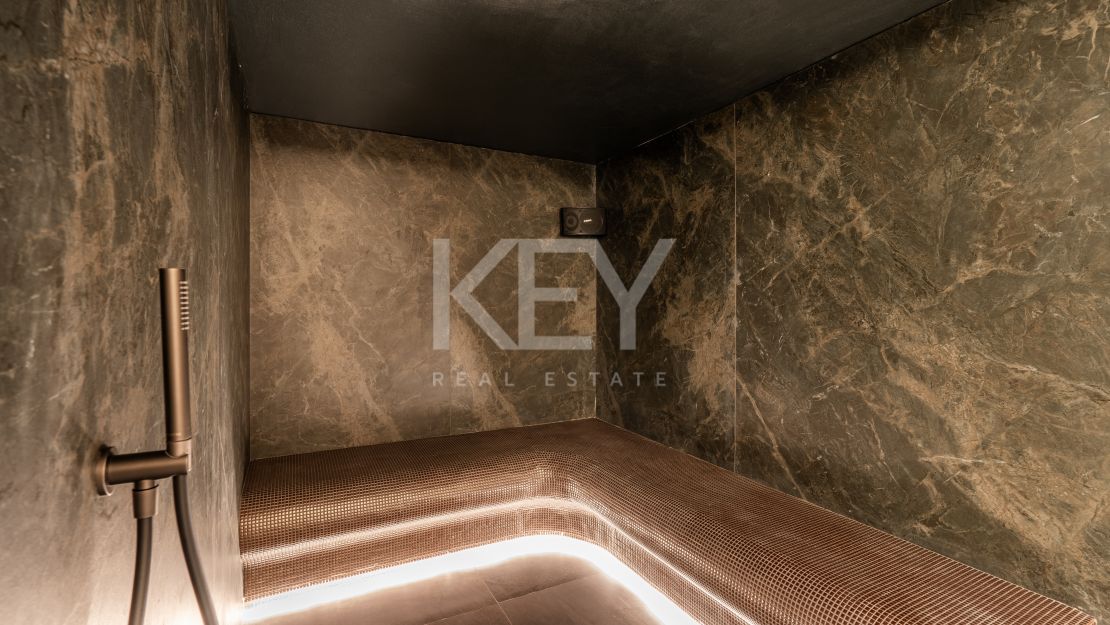 Роскошная вилла с современным изяществом и традиционным шармом в Лас-Брисас, Нуэва Андалусия