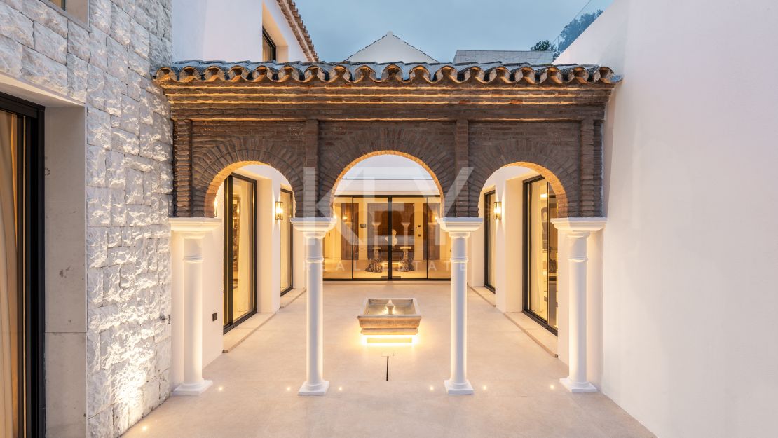 Роскошная вилла с современным изяществом и традиционным шармом в Лас-Брисас, Нуэва Андалусия