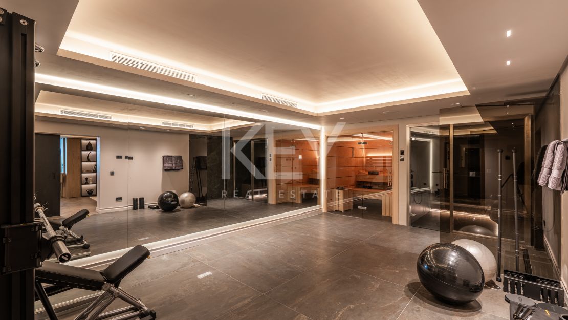 Роскошная вилла с современным изяществом и традиционным шармом в Лас-Брисас, Нуэва Андалусия