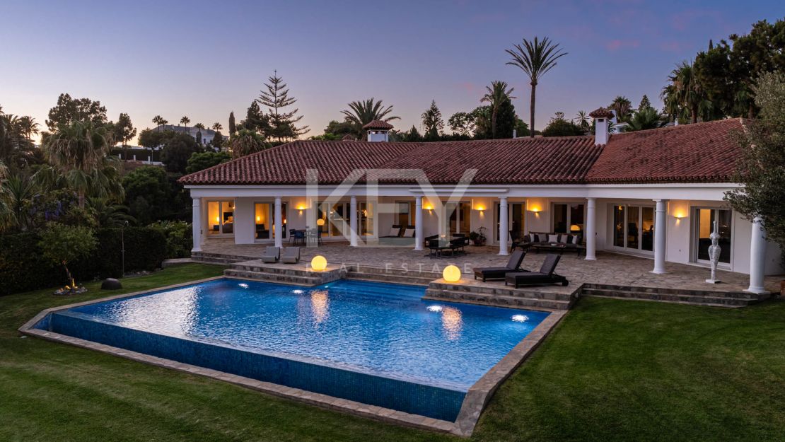 Элегантная вилла с южной ориентацией в Hacienda Las Chapas, Марбелья