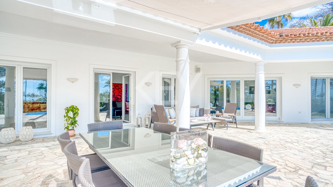 Элегантная вилла с южной ориентацией в Hacienda Las Chapas, Марбелья