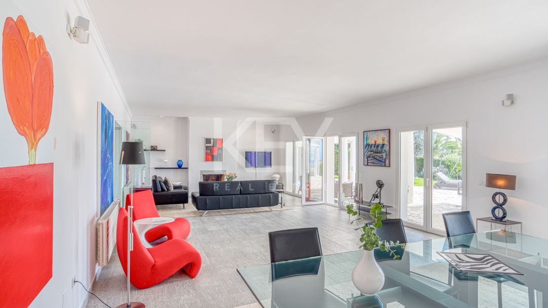 Элегантная вилла с южной ориентацией в Hacienda Las Chapas, Марбелья