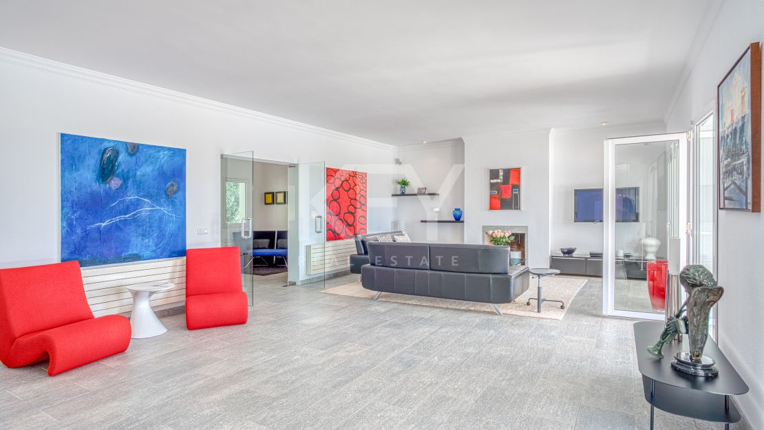 Элегантная вилла с южной ориентацией в Hacienda Las Chapas, Марбелья