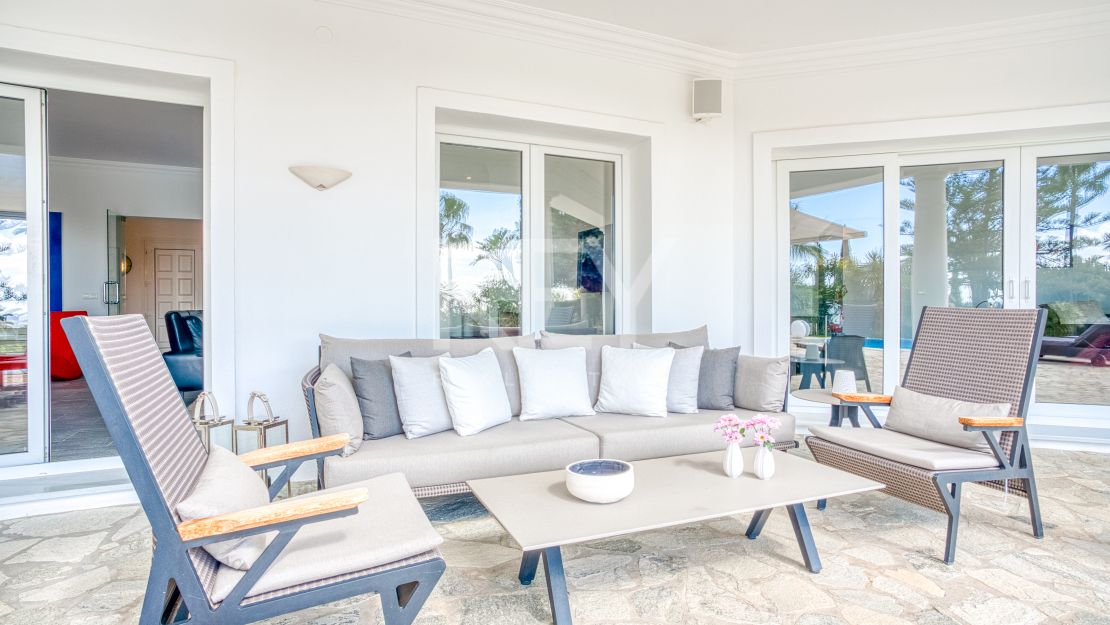 Элегантная вилла с южной ориентацией в Hacienda Las Chapas, Марбелья